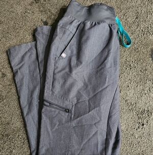 Figs Women's Charcoal Cargo Pants